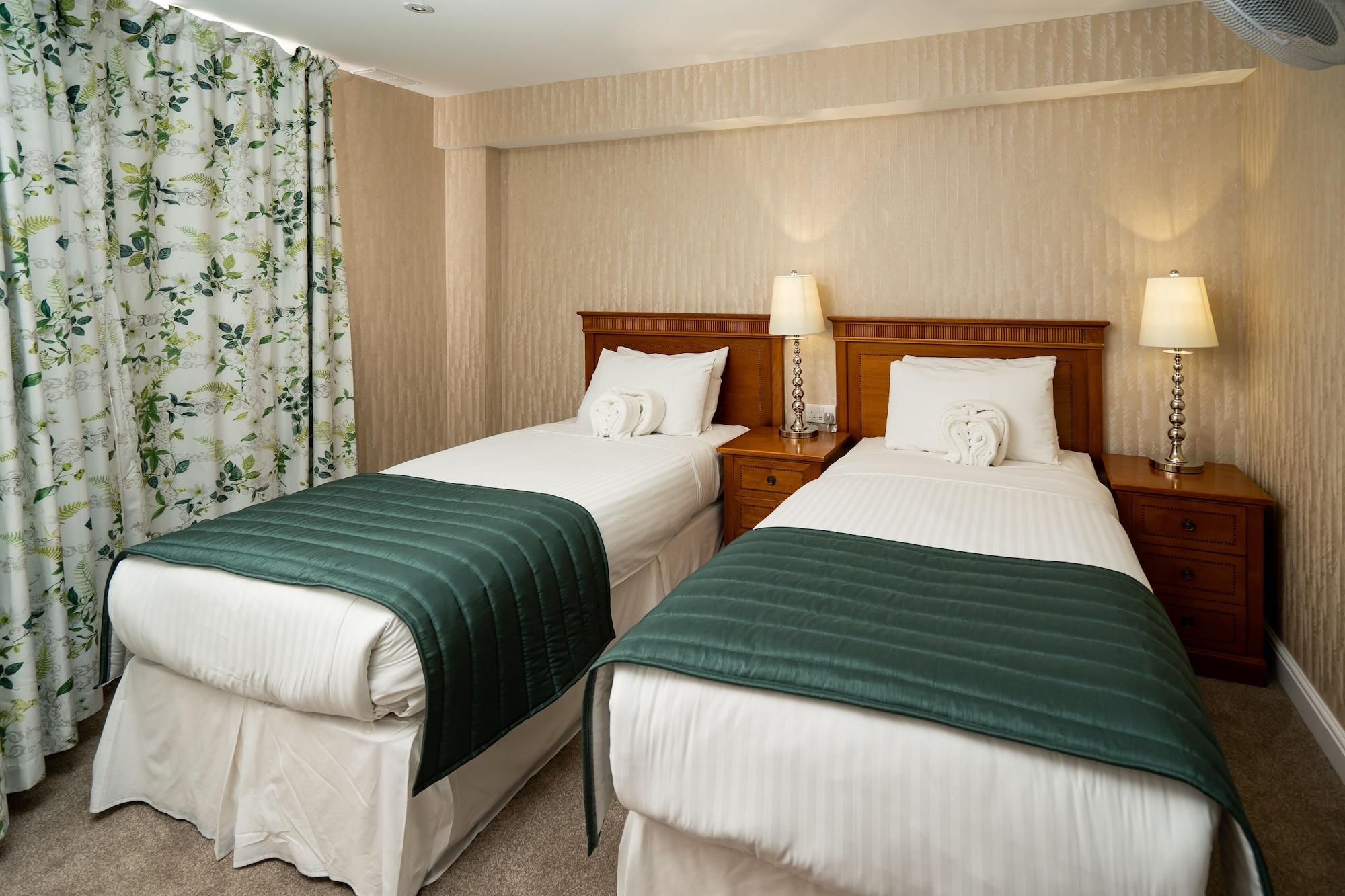 The Clarendon Hotel 3*