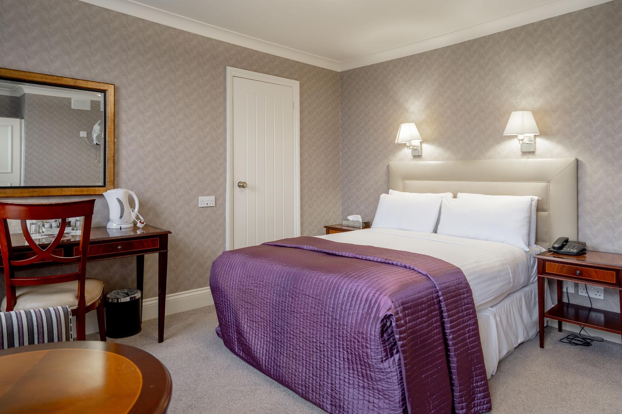 Hotel The Clarendon 3*