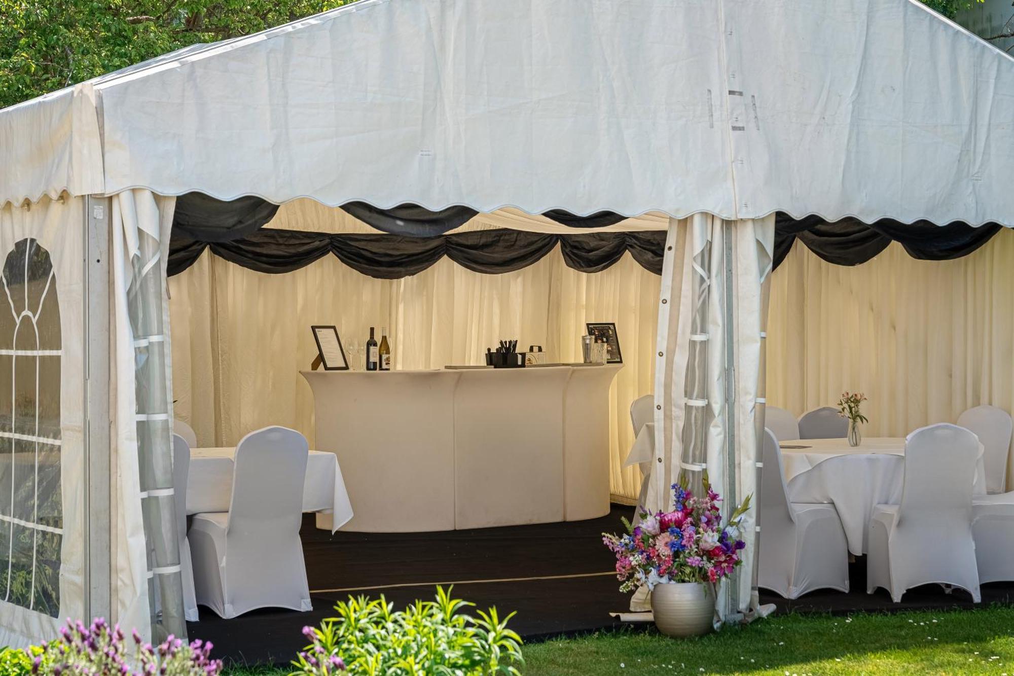 The Clarendon 3*