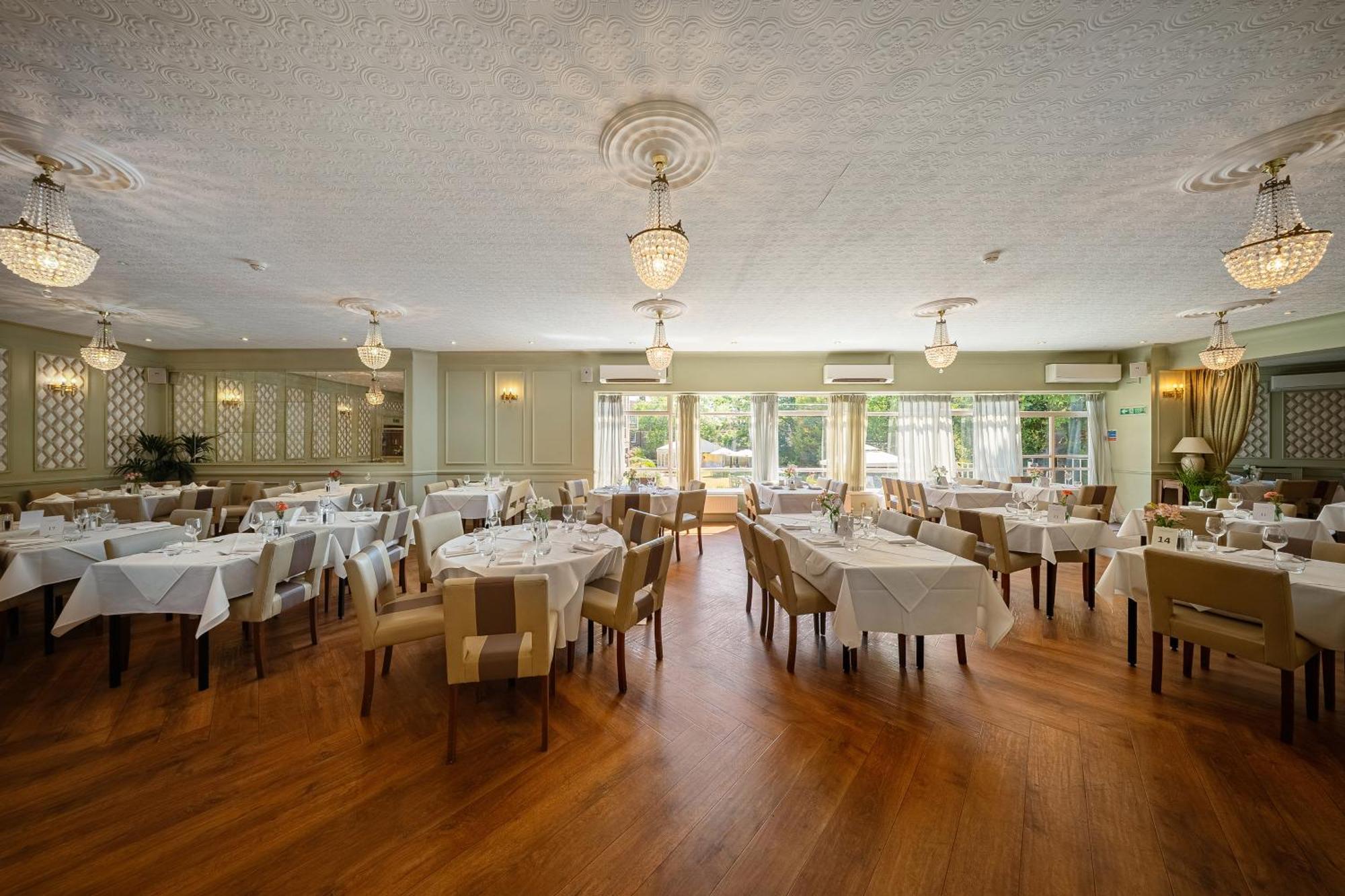 Hotel The Clarendon 3*