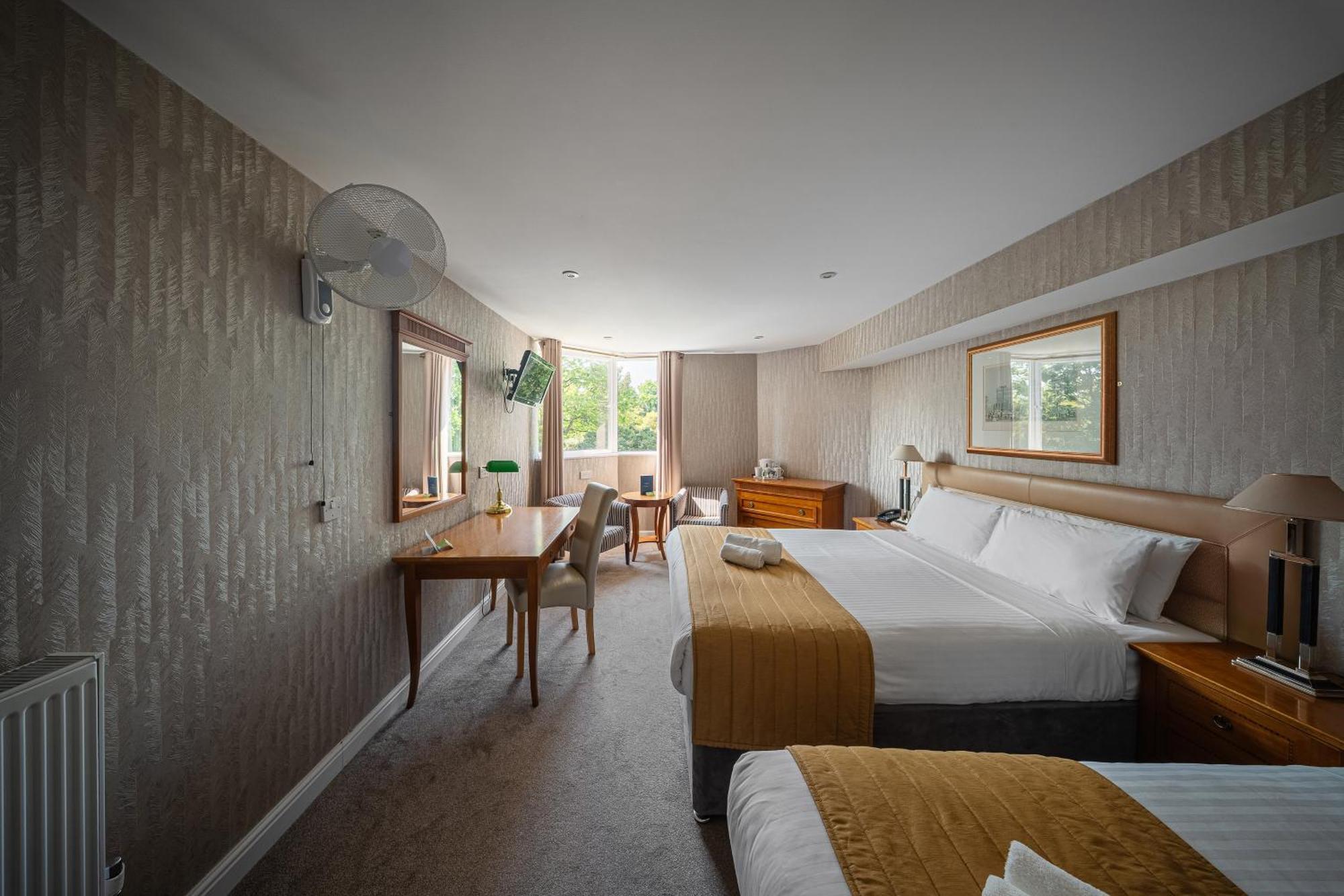 The Clarendon Hotel 3*