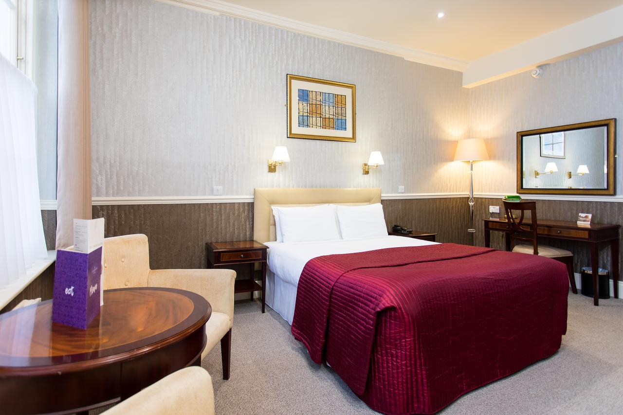 The Clarendon 3*